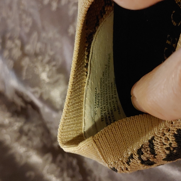 Vince Camuto Keamalla Leopard-Print Knit Slip-On Sneakers - Picture 8 of 8